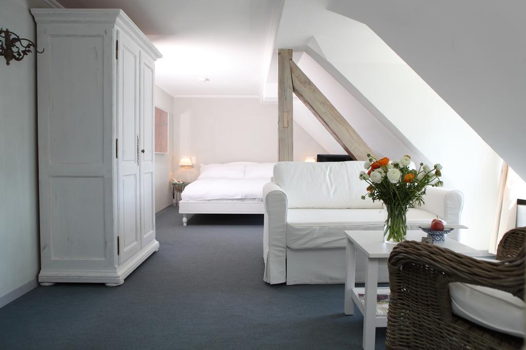 Hotel Hirschen Am See Meilen Extérieur photo